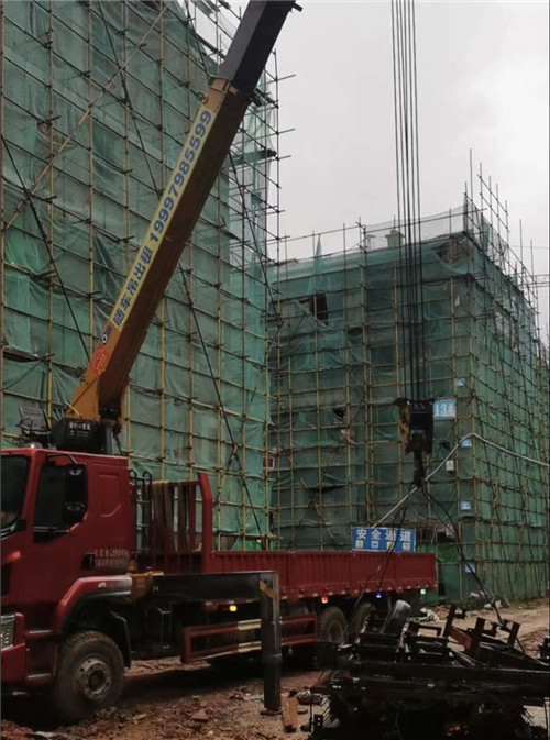舞钢市“慢工细活”—— 吊车的 “微动控制” 技术
